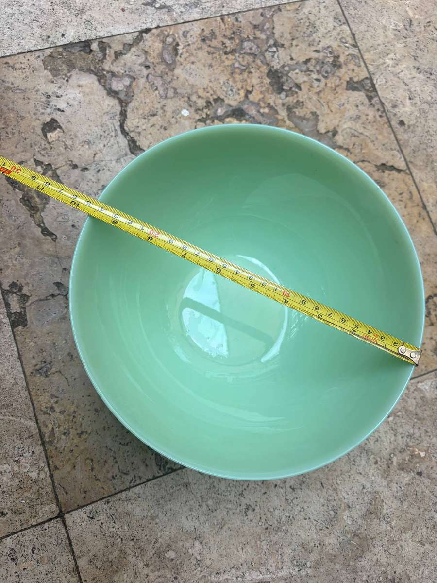Vintage jade milk glass large mixing bowl  jadeite