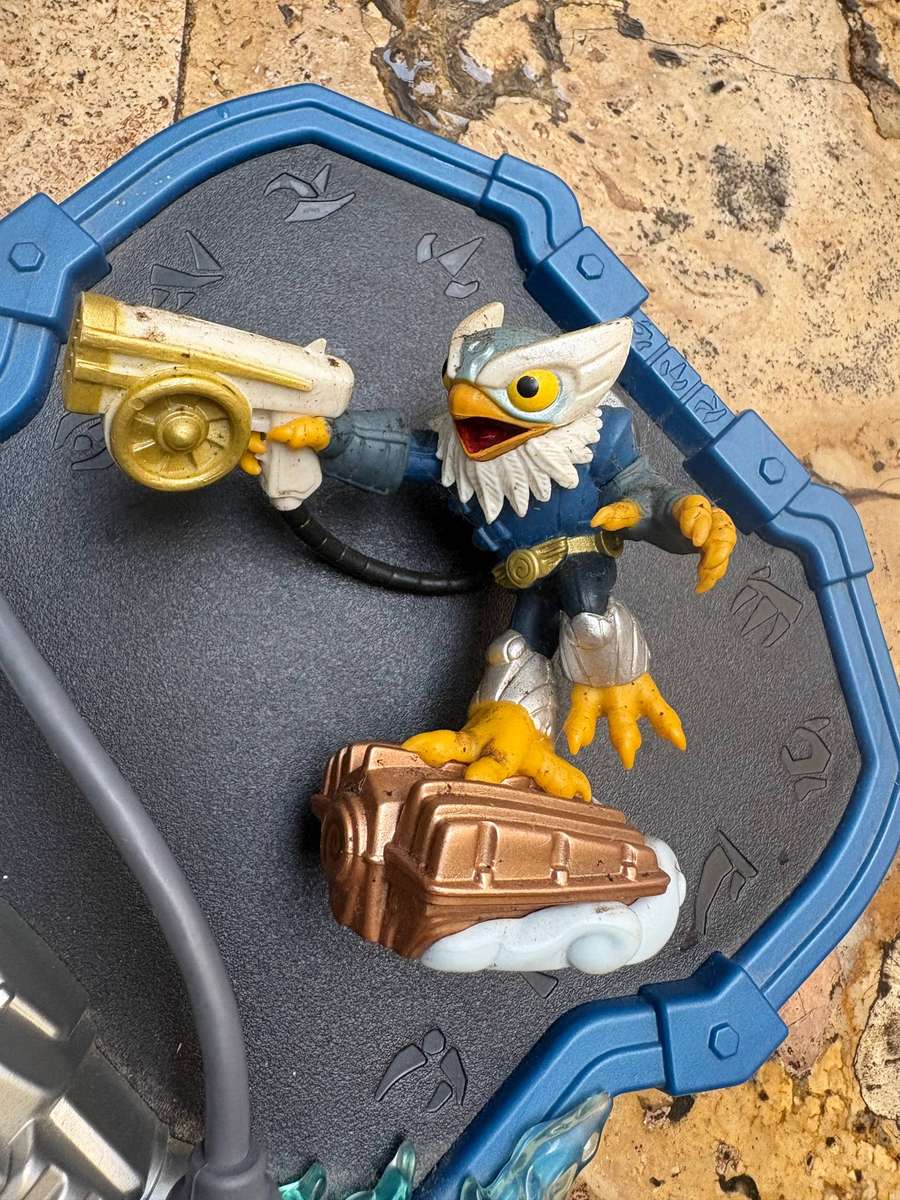 Skylanders hurricane jet vac figure plus portal by activision