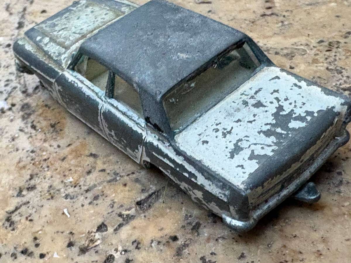 Vintage Lesney Ford Zephyr 6 no 33 1960s Die cast car