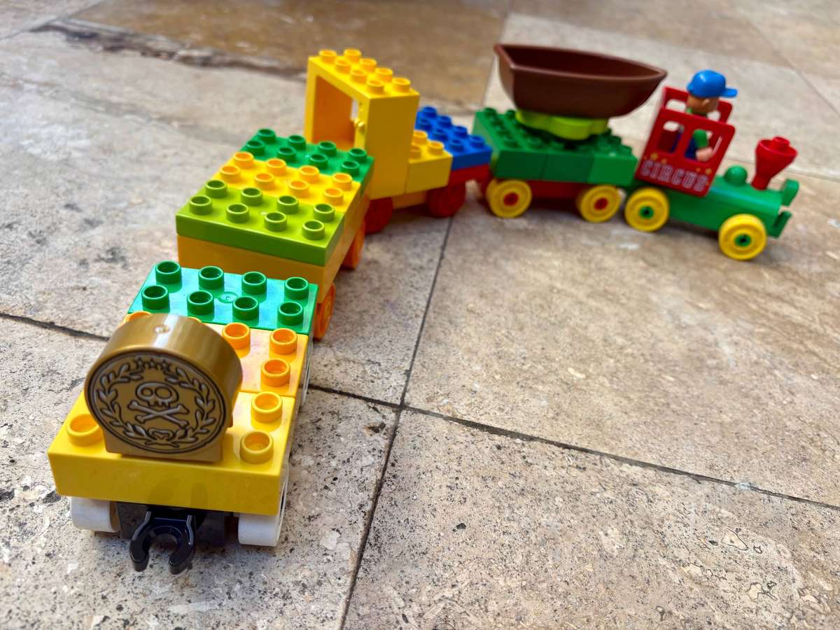 LEGO  Duplo train cart x5  spares lot