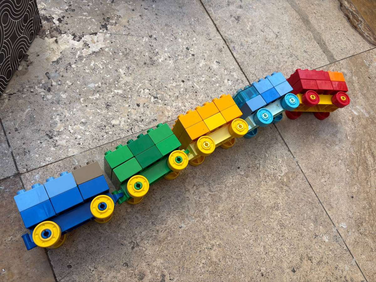 Lego duplo train of bricks x5