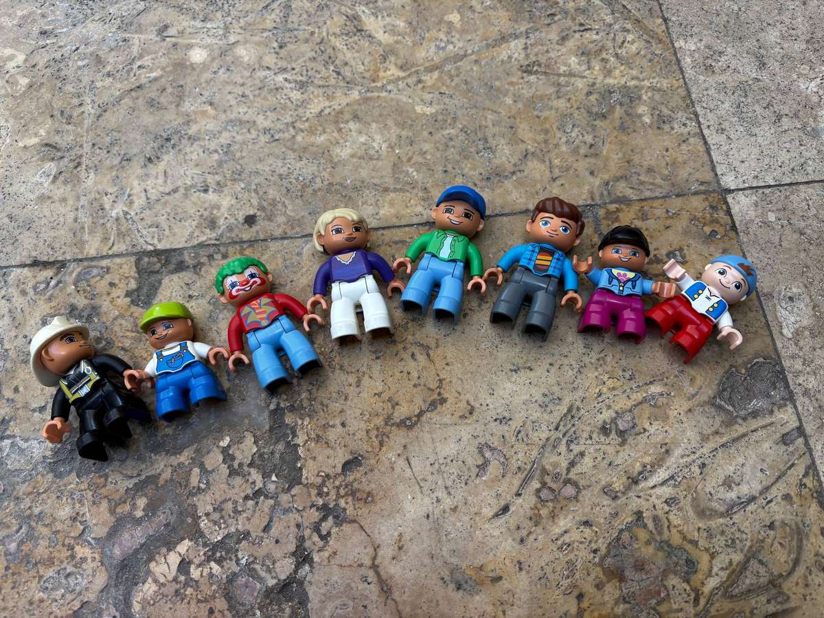 Lego duplo mini figure lot of 8