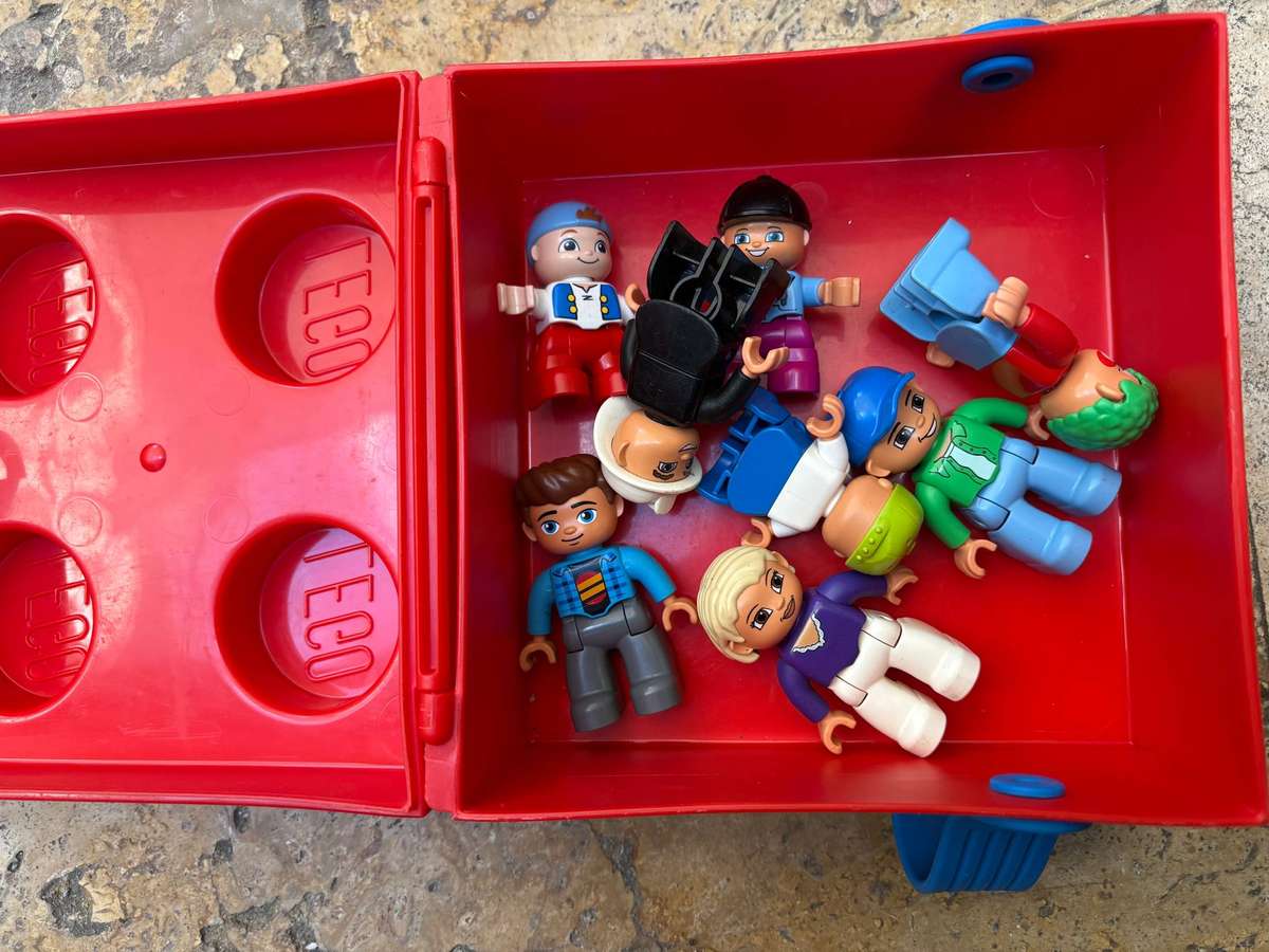 Lego duplo mini figure lot of 8