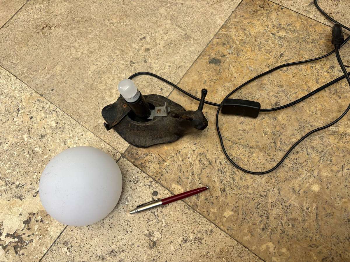 Vintage metal snail desk lamp