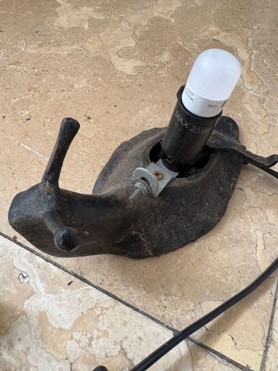 Vintage metal snail desk lamp