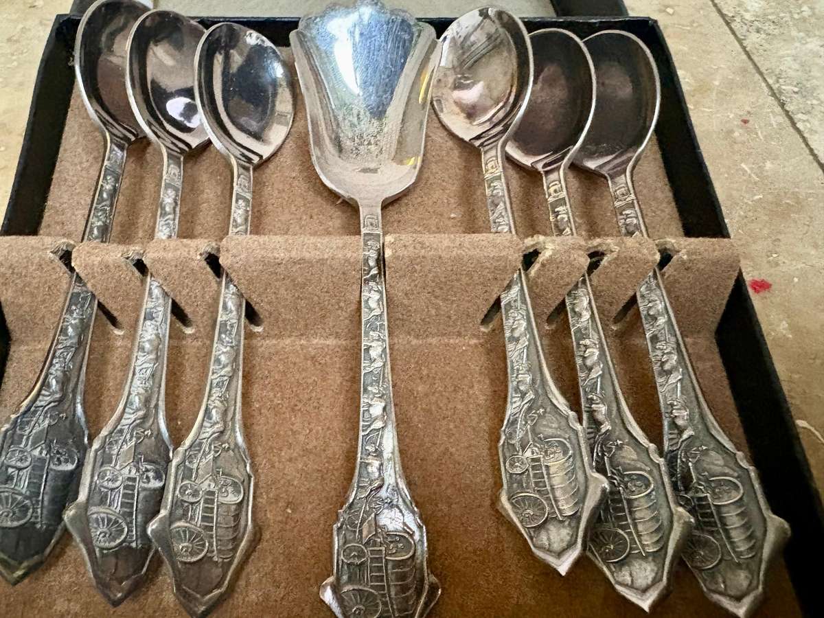 Set of 6 Voortrekker Eeufees 1838 - 1938 teaspoons  one sugar spoon boxed