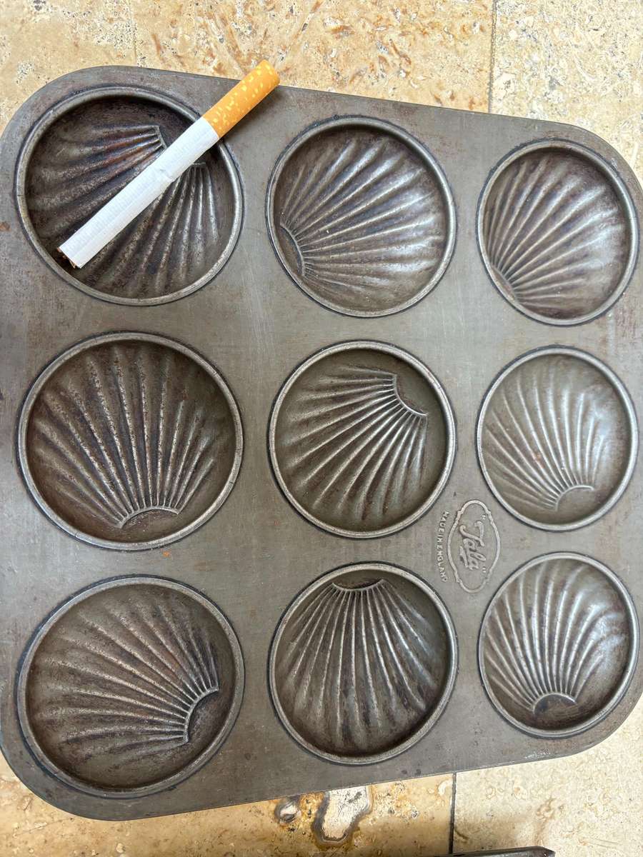 Vintage cooking cake tray pair