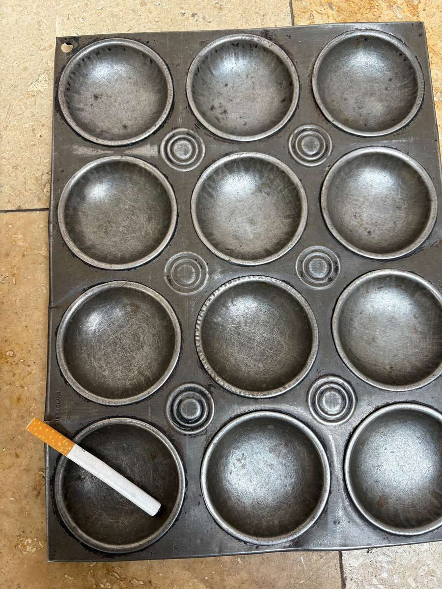 Vintage cooking cake tray pair