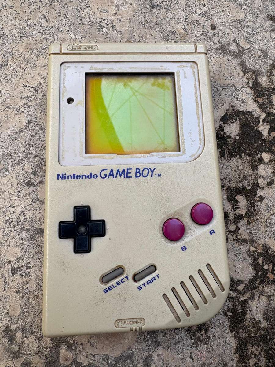 Vintage Nintendo game boy with Tetris game 1989, working