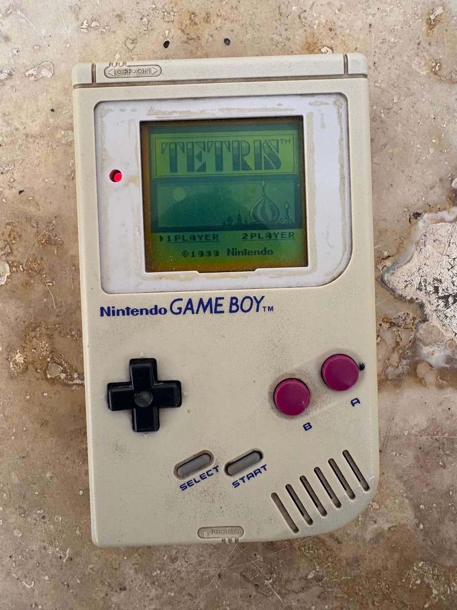 Vintage Nintendo game boy with Tetris game 1989, working