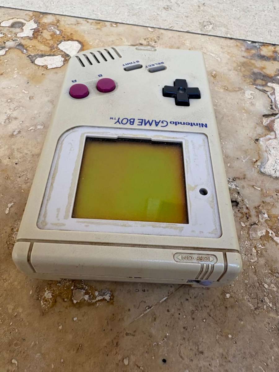 Vintage Nintendo game boy with Tetris game 1989, working