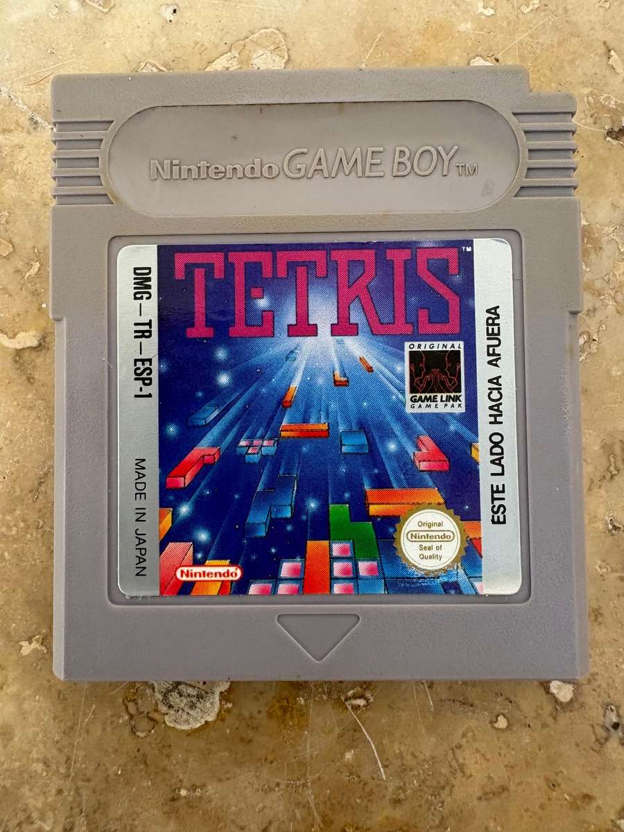 Vintage Nintendo game boy with Tetris game 1989, working