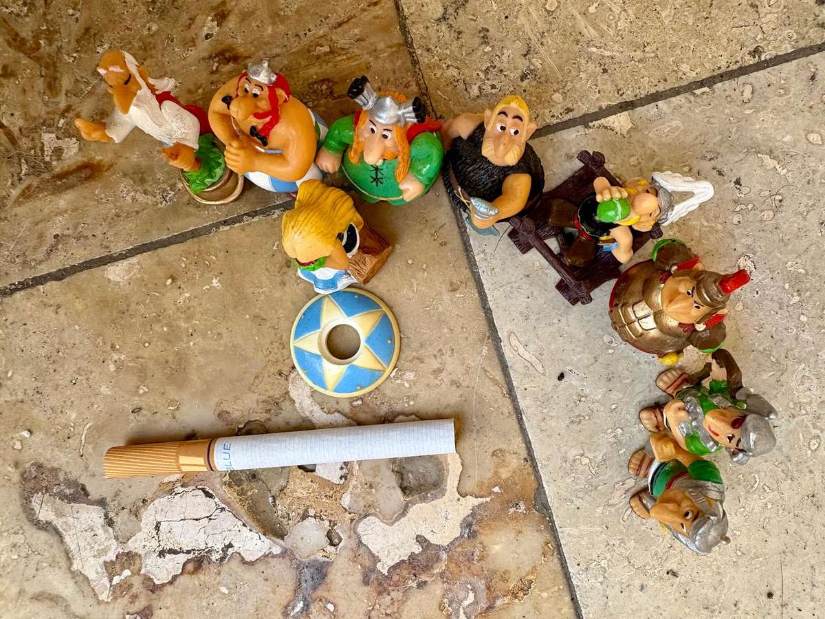 Asterix figures  lot of 9