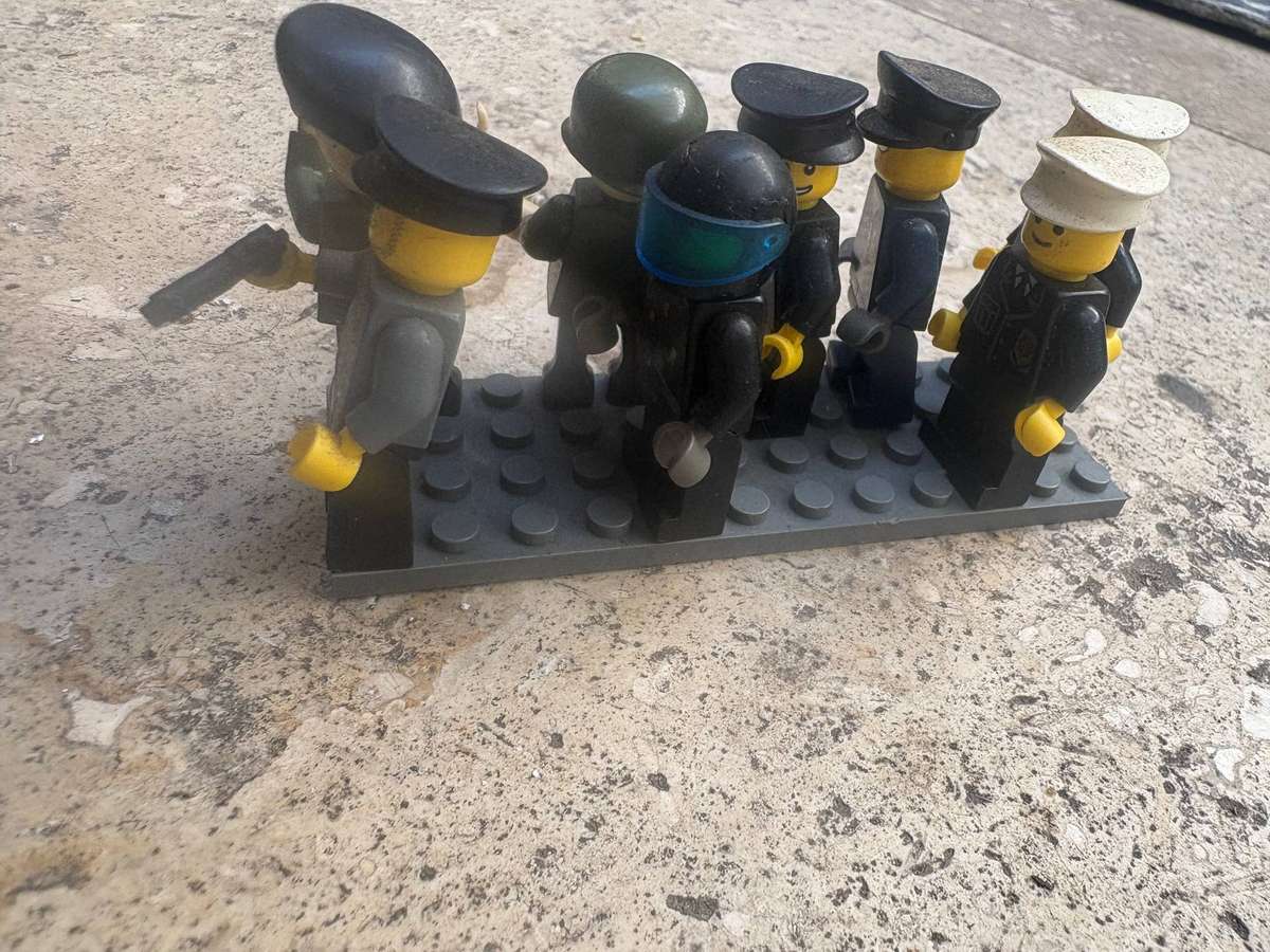 Lego mini figure lot of 8 police and army characters