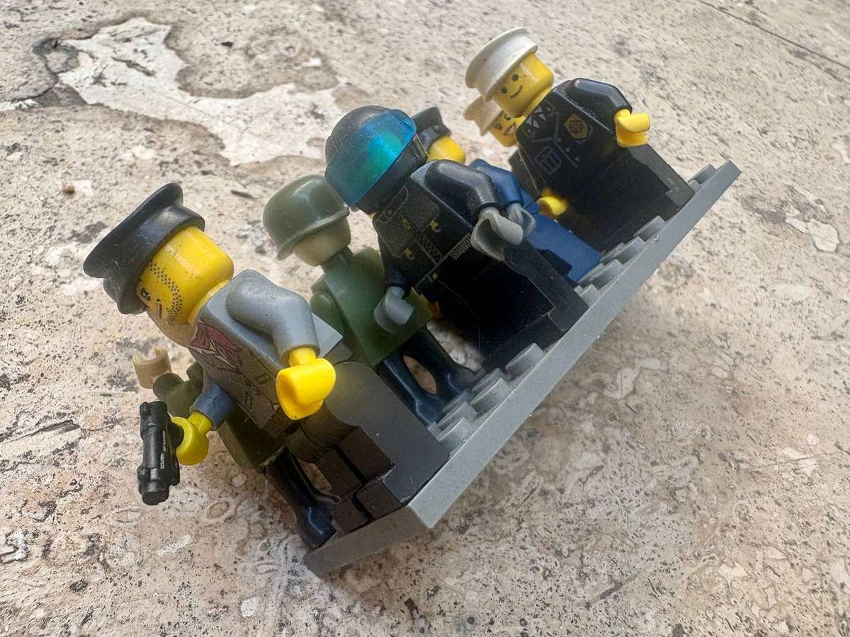 Lego mini figure lot of 8 police and army characters