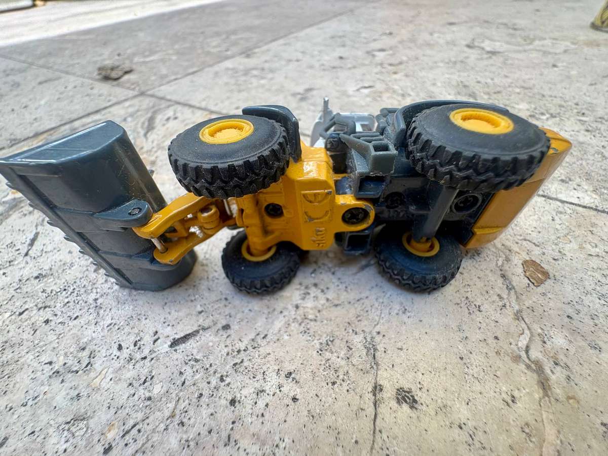 SIKU 1873 Liebherr Four Wheel Loader Diecast