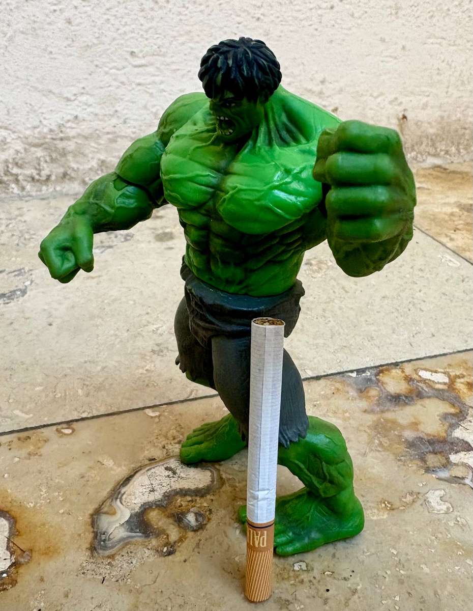 Vintage Incredible Hulk marvel 2007 and Metallo action figure 2007 Spider-Man returns pair
