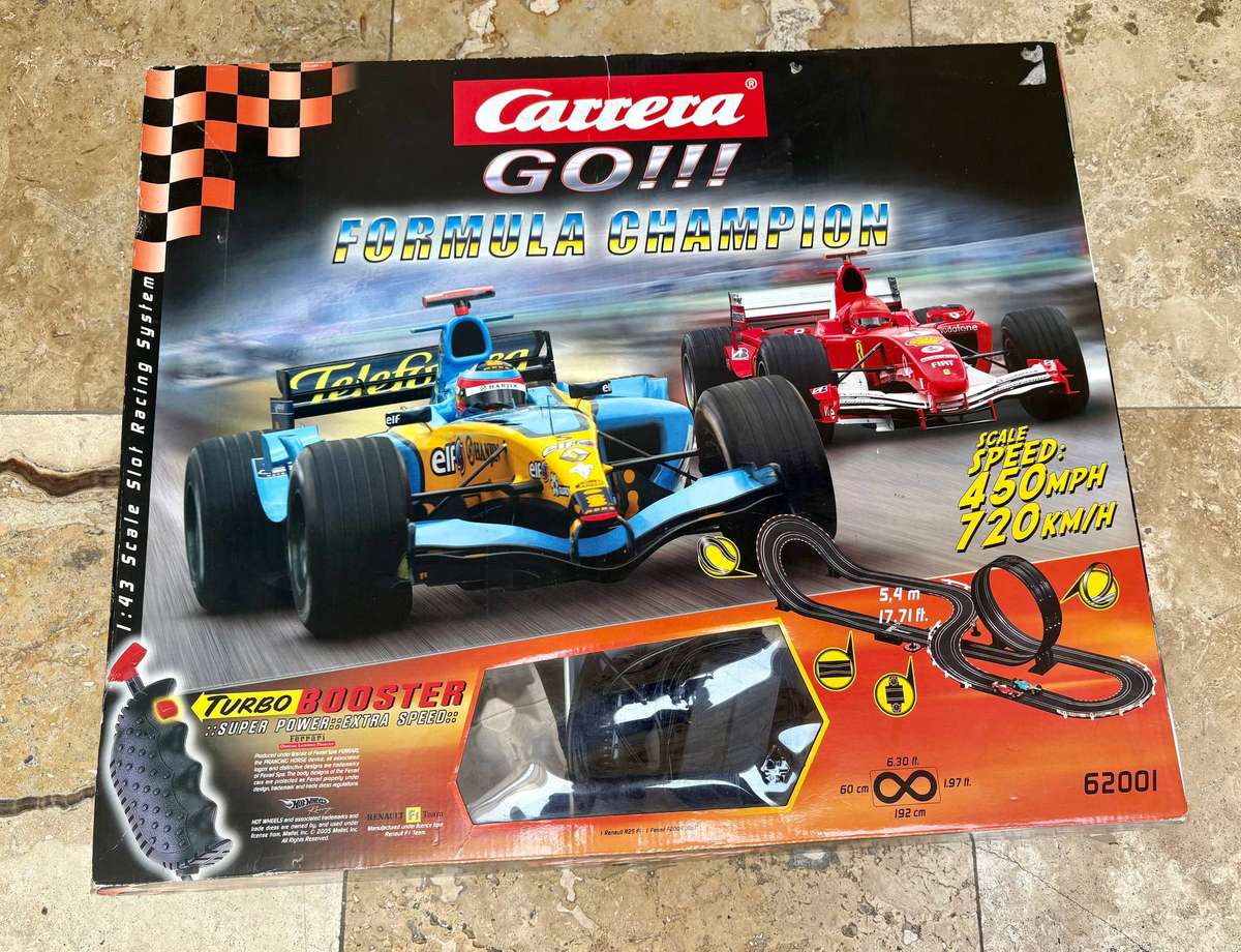 Carrera Go !!!  formula champion 62001 with 4 cars