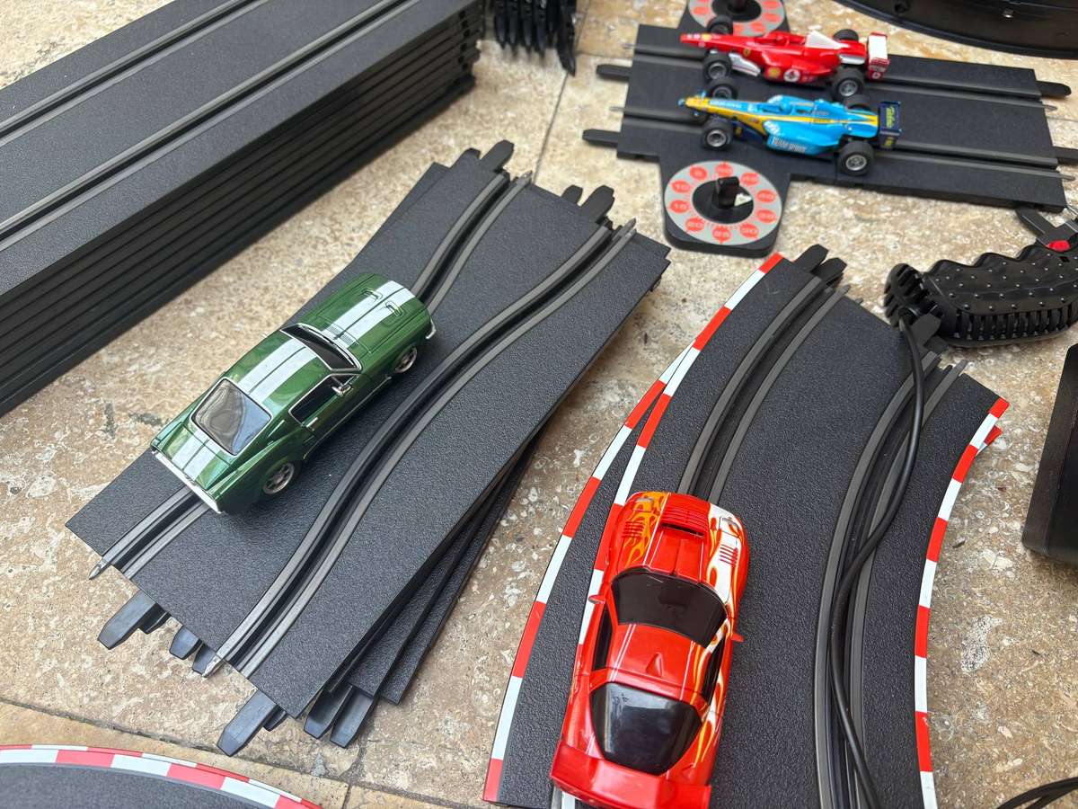 Carrera Go !!!  formula champion 62001 with 4 cars