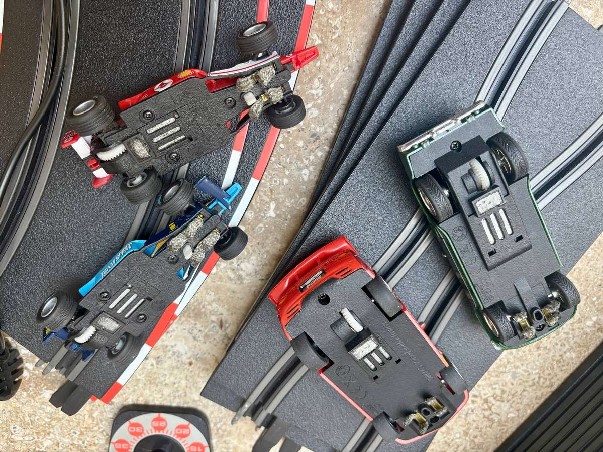 Carrera Go !!!  formula champion 62001 with 4 cars