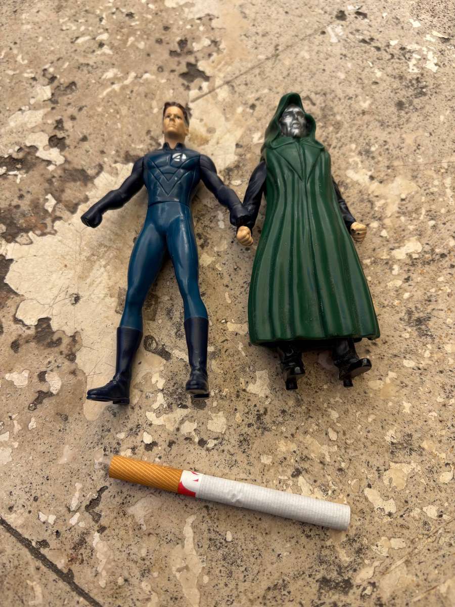 Dr doom figure and Mr Fantastic figure  marvel fantastic 4 pair