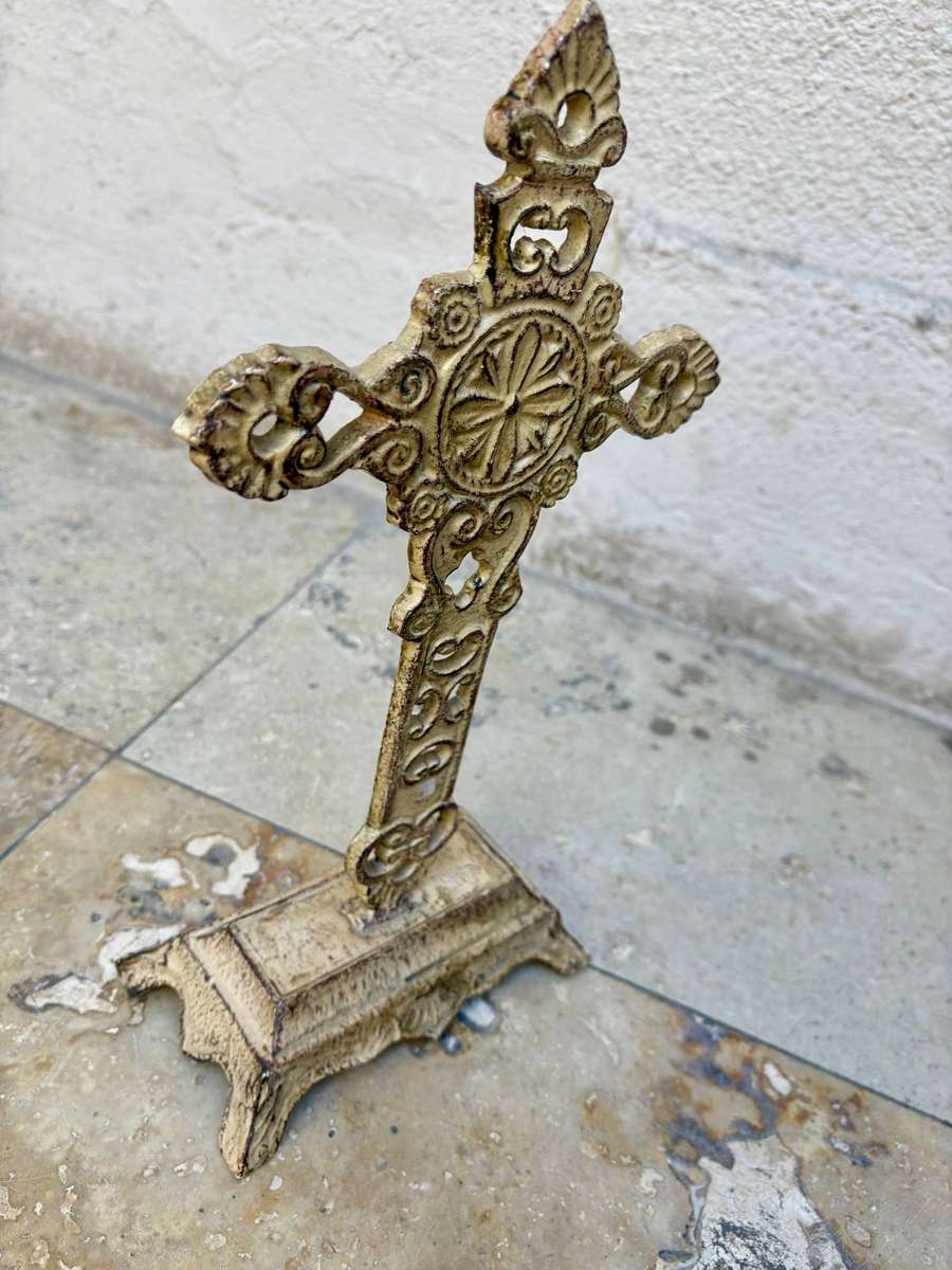 Crucifix table top cast iron cross rustic Victorian style