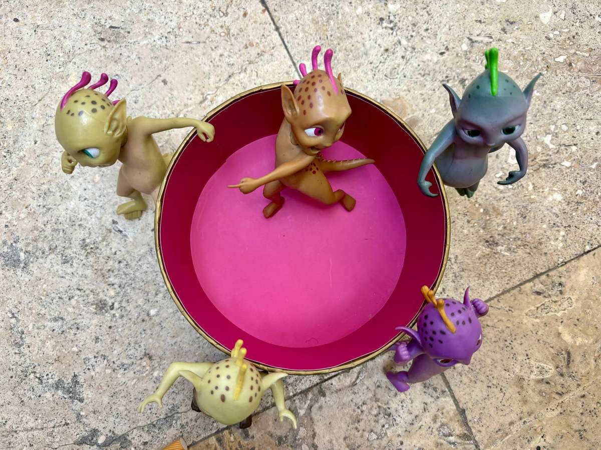 Cadbury Martian pvc alien figure  lot of 5
