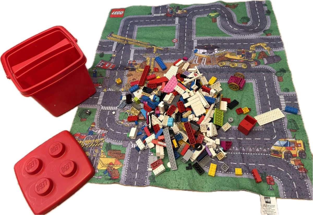 Lego randum lot in Lego pvc box with Lego play mat