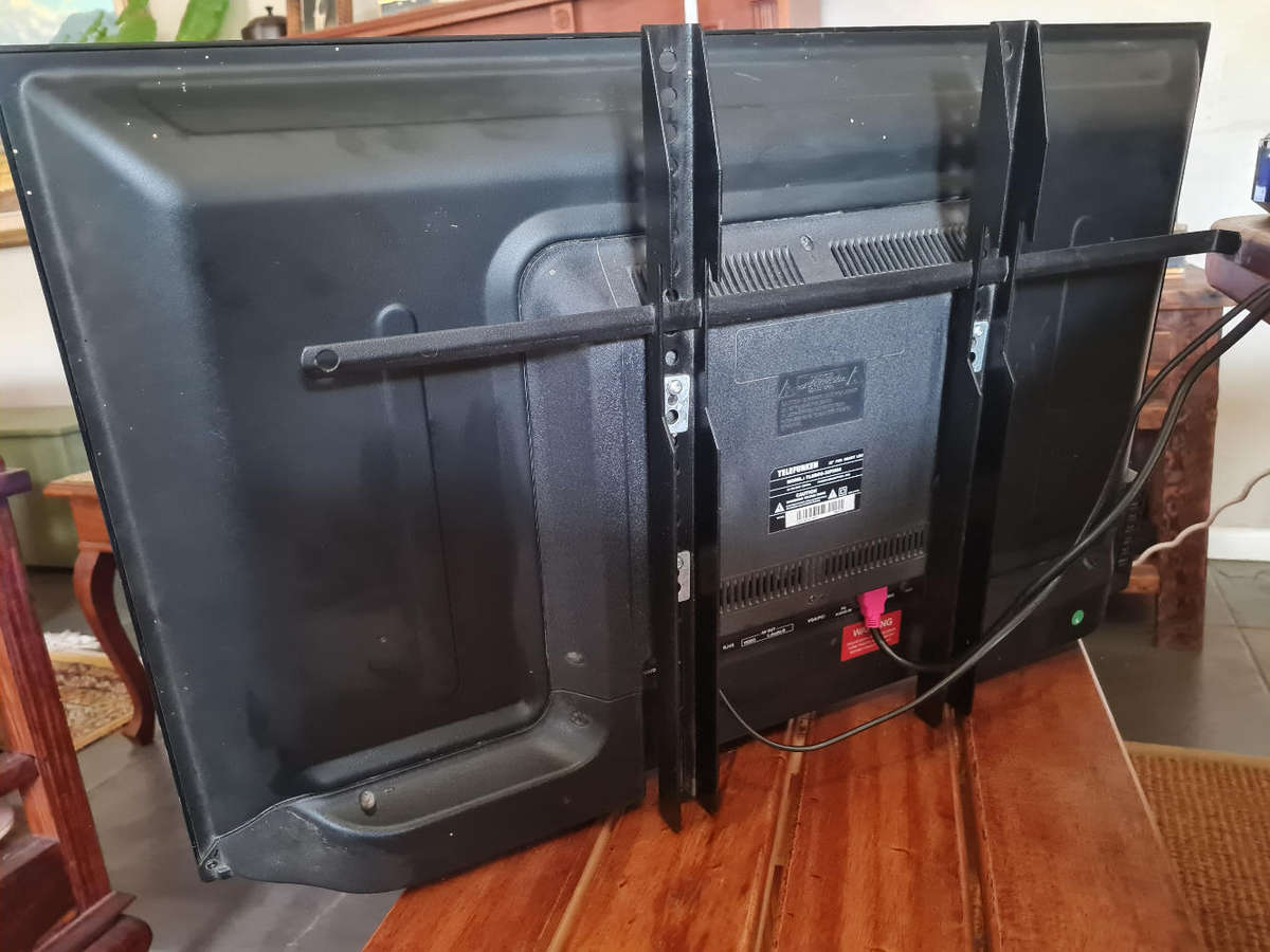 32" FHD Smart TV Telefunken