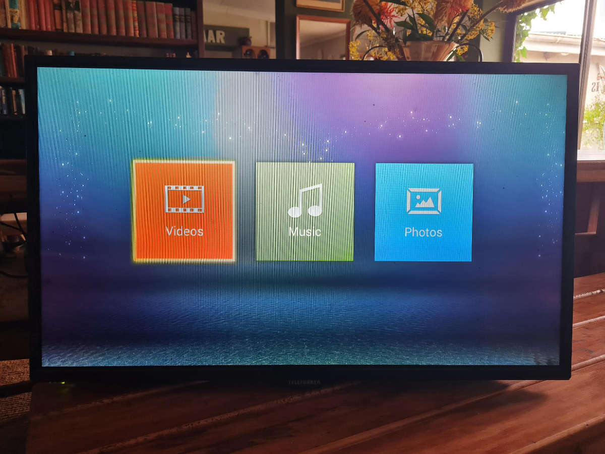 32" FHD Smart TV Telefunken