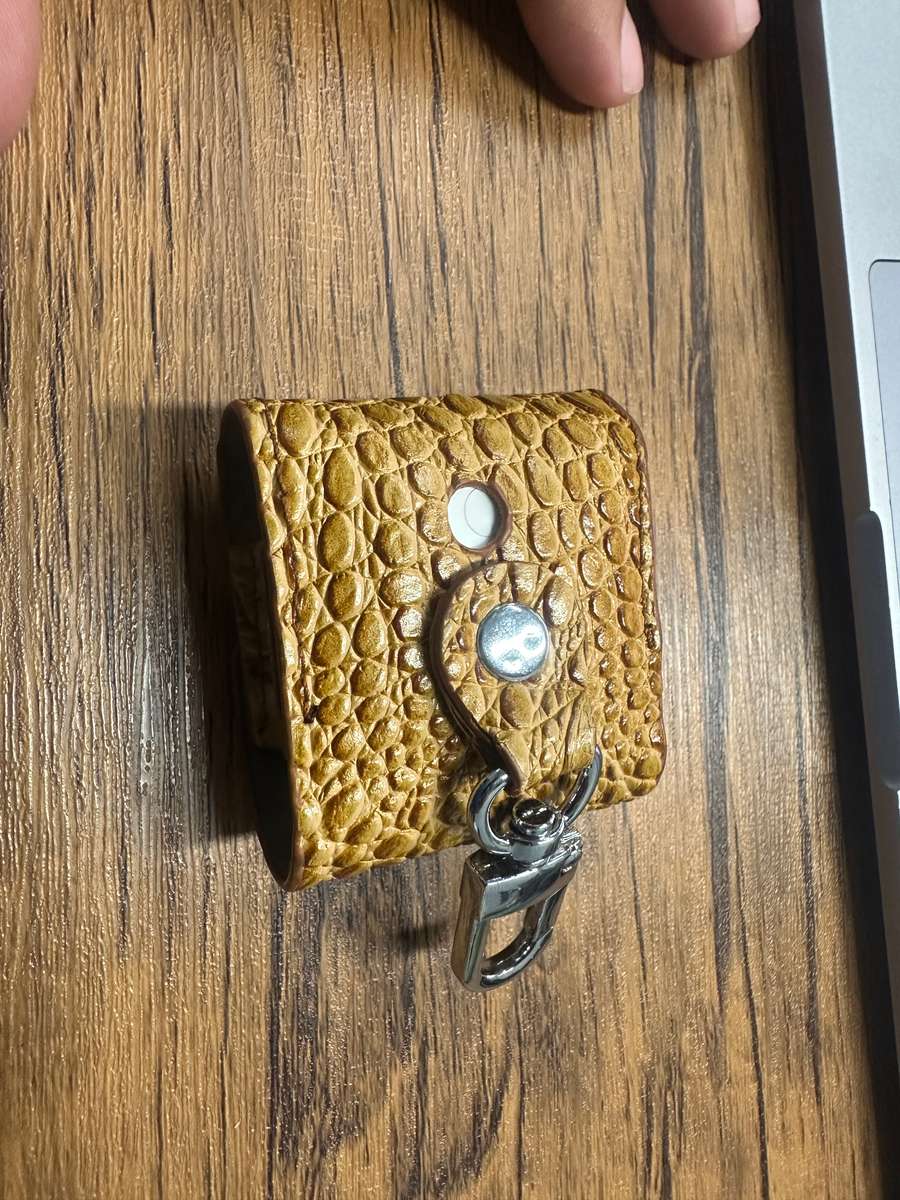 Clearance: APPLE AIRPODS ( A1602 (Lightning)) - GENUINE