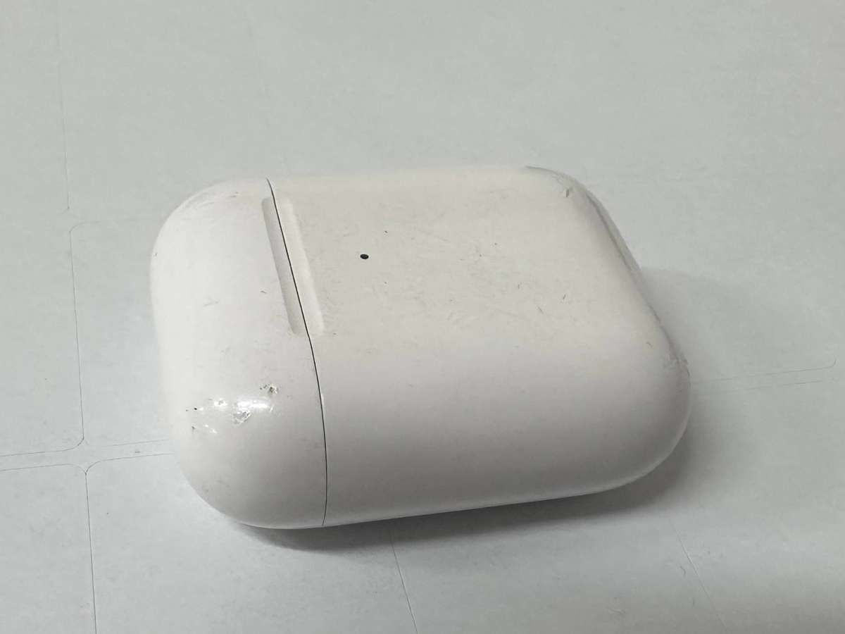 Apple Airpods 2nd Gen with Wireless Charging case - Original Apple Product