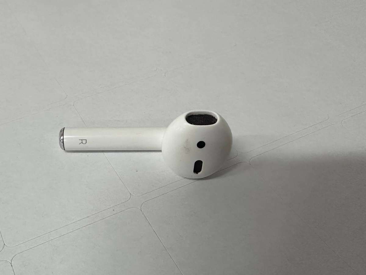 Apple Airpods 2nd Gen with Wireless Charging case - Original Apple Product