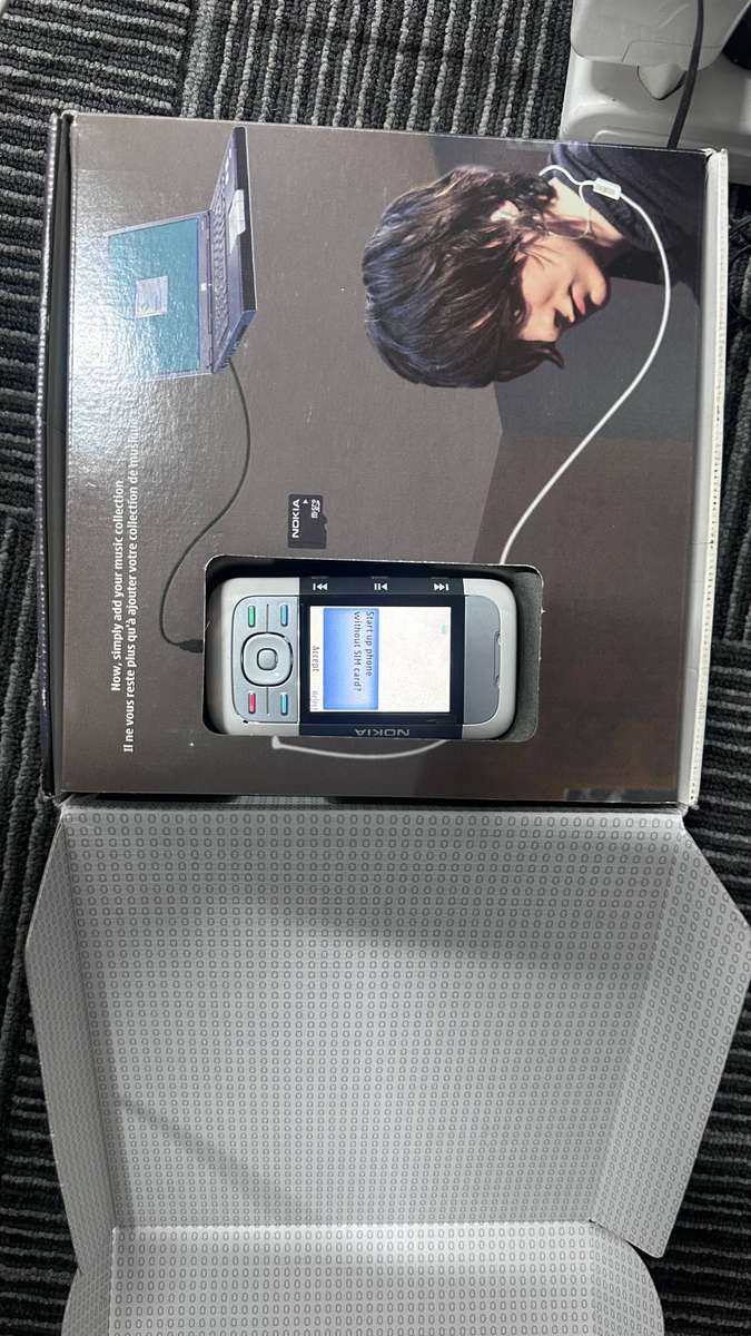RETRO PHONE : Nokia 5300 Xpress Music