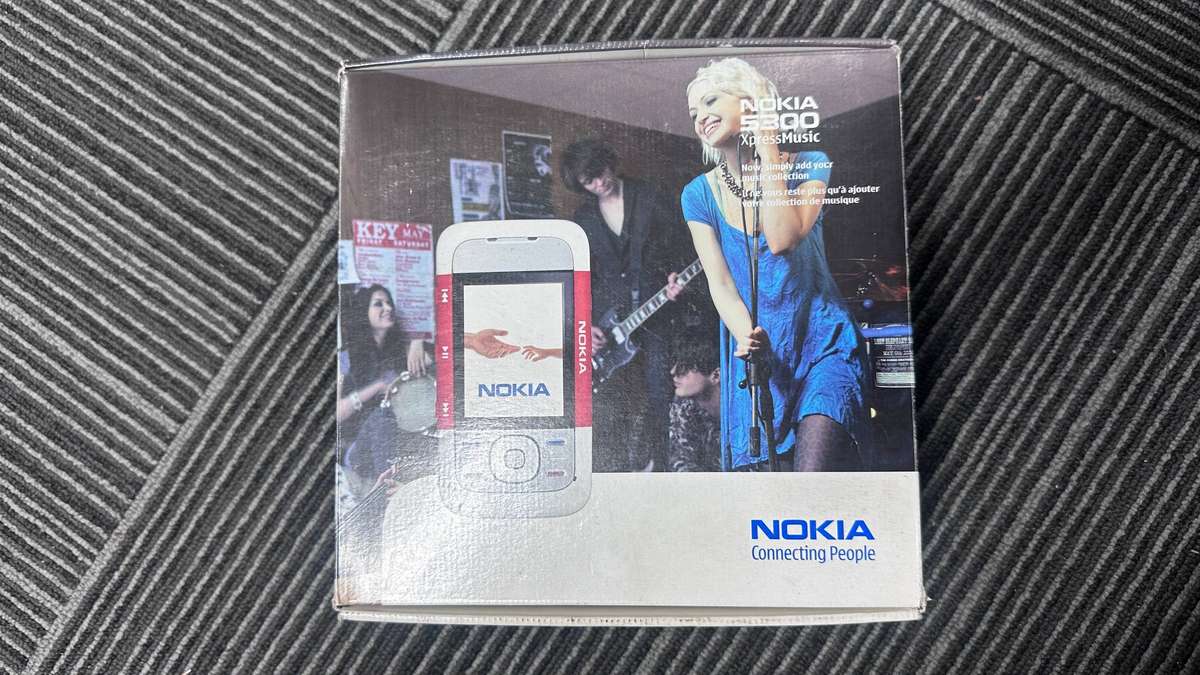 RETRO PHONE : Nokia 5300 Xpress Music