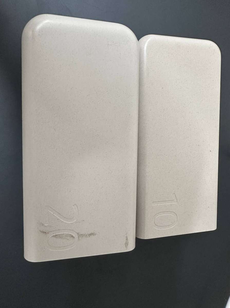 2 x Samsung Powerbanks
