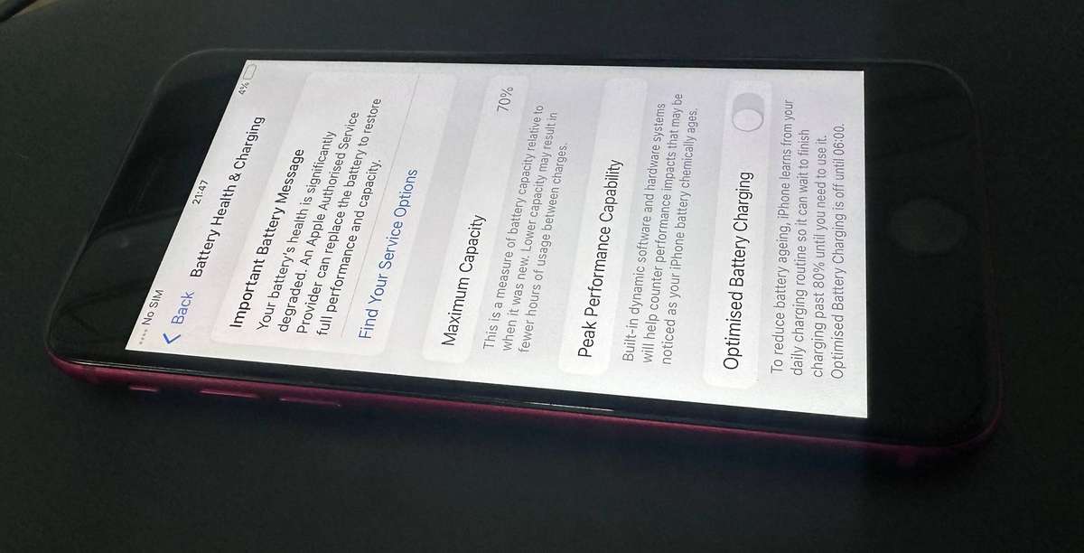 TRADE IN CLEARANCE  :  iPhone SE Product RED 64 GB