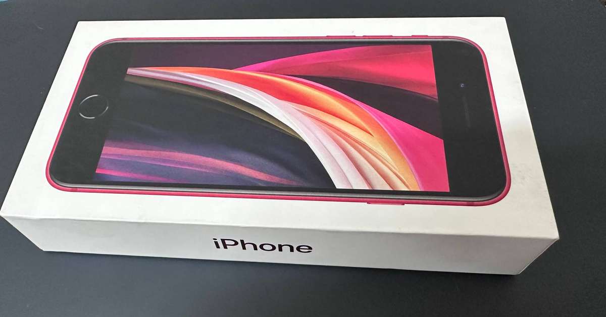 TRADE IN CLEARANCE  :  iPhone SE Product RED 64 GB