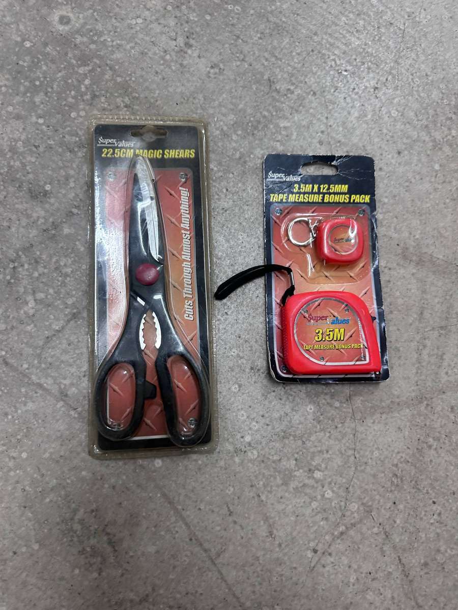 Clearance - Hardware items - Tape Measure Bonus Pack & Scissors Set