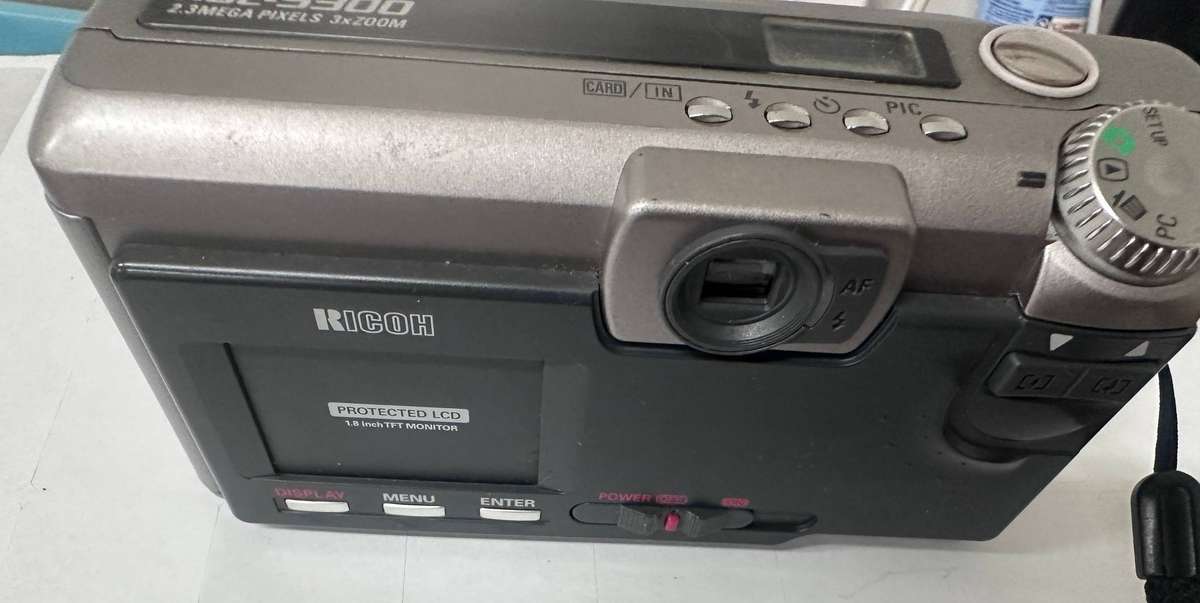 TRADE IN CLEARANCE  :  Ricoh RDC-5300 Digital Camera