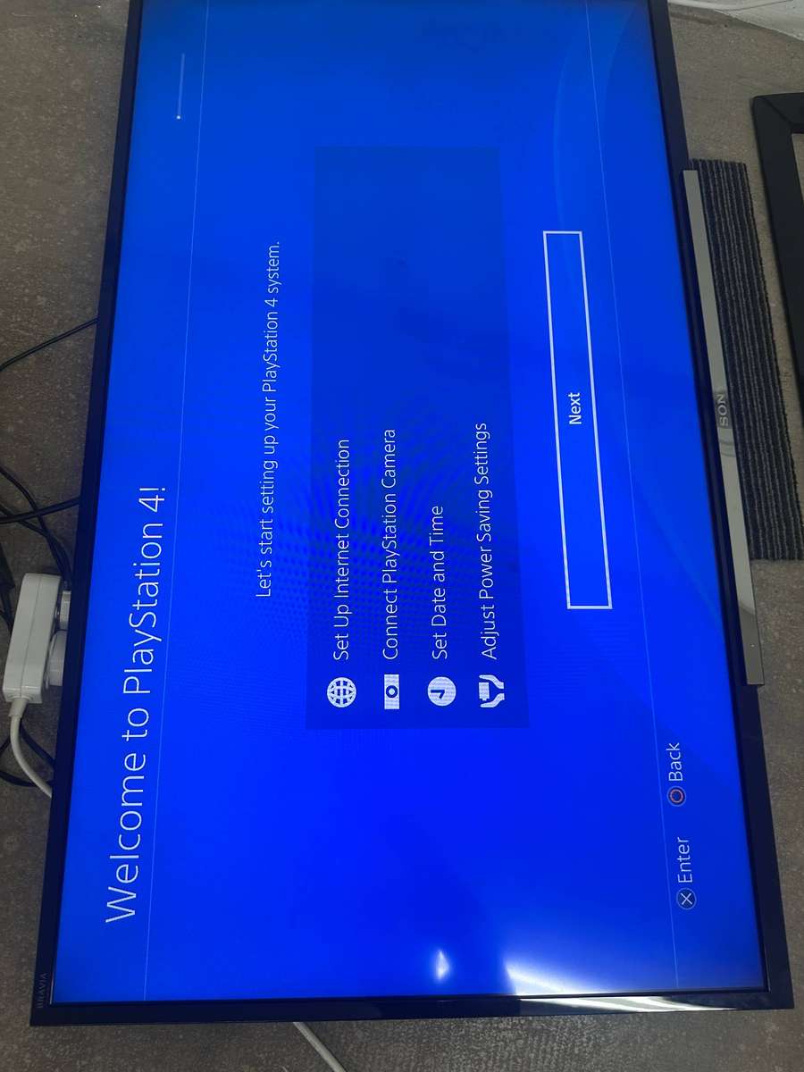 TRADE IN CLEARANCE  : SONY PLAY STATION 4 - 500GB & 2 CONTROLLERS
