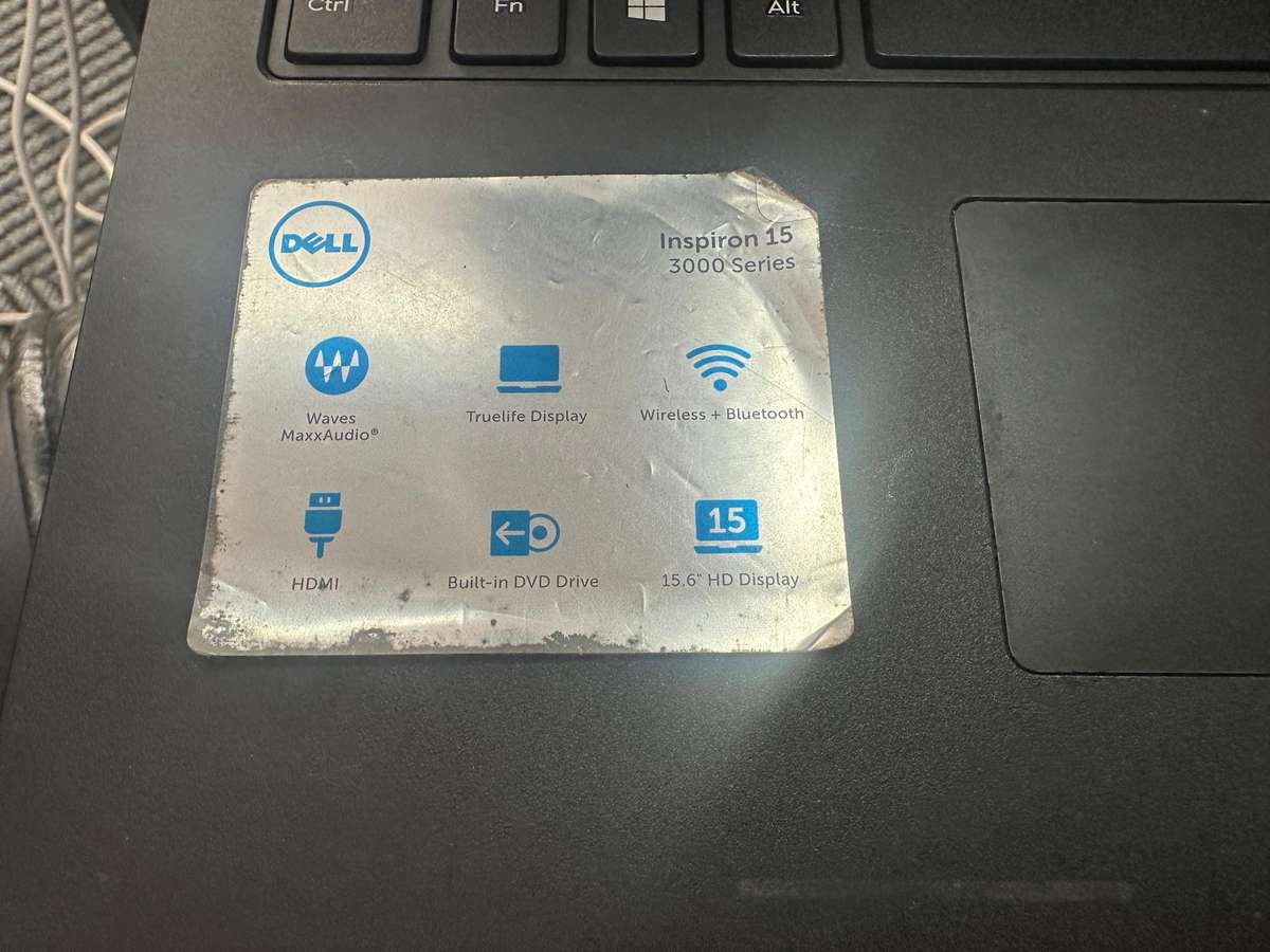 D15001-  REPAIR CLEARANCE - DELL INSPIRON 15 - Core  i3 - 4GB Ram - 500GB