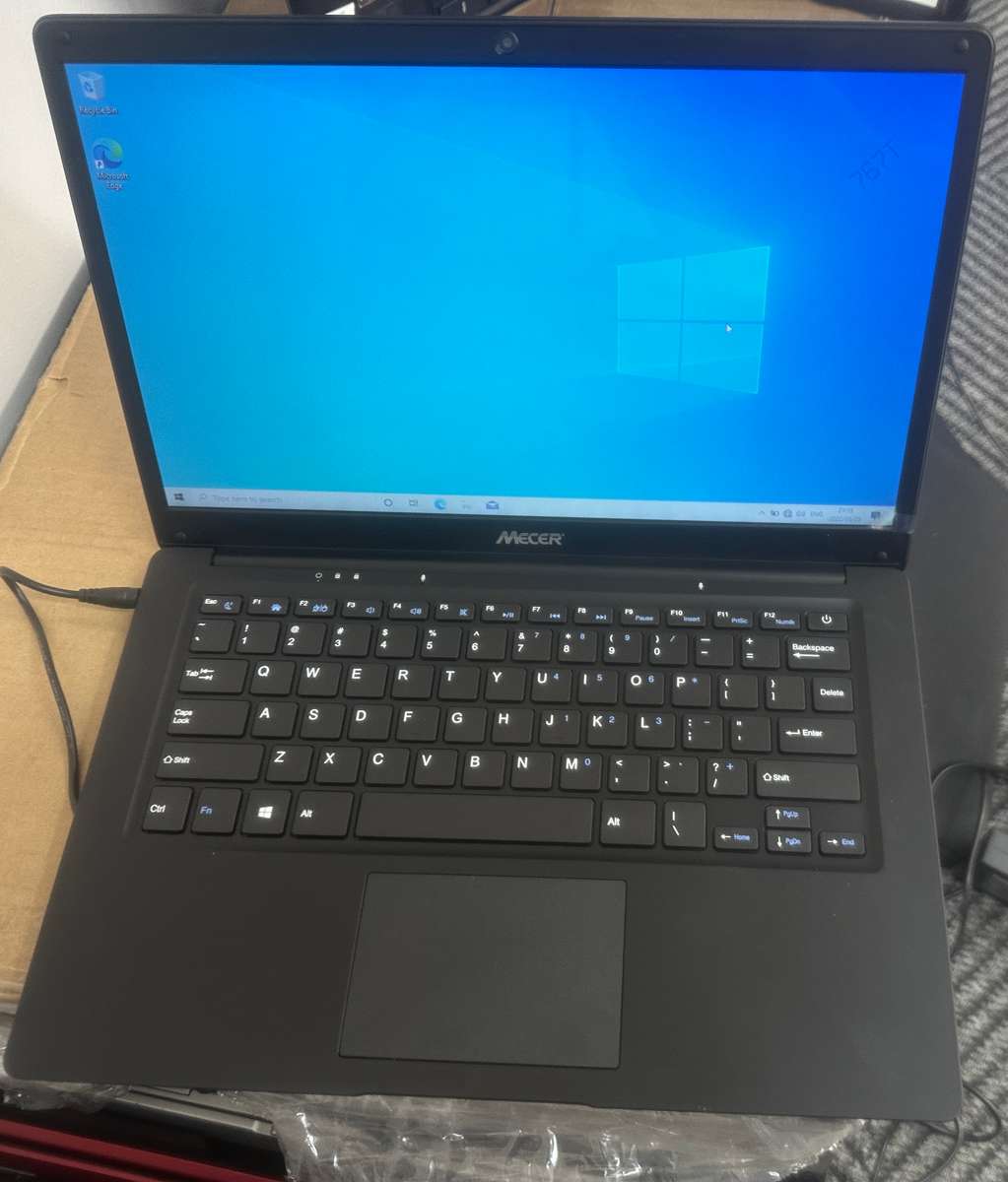 Laptops & Notebooks - MECER Z140C- XPRESS INTEL N400 4 GB RAM was sold ...