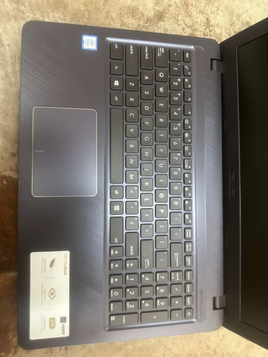 ASUS X543 - Core i3 7th Gen - 4 GB RAM - 1TB  - With box excellent condition - 30 day warranty