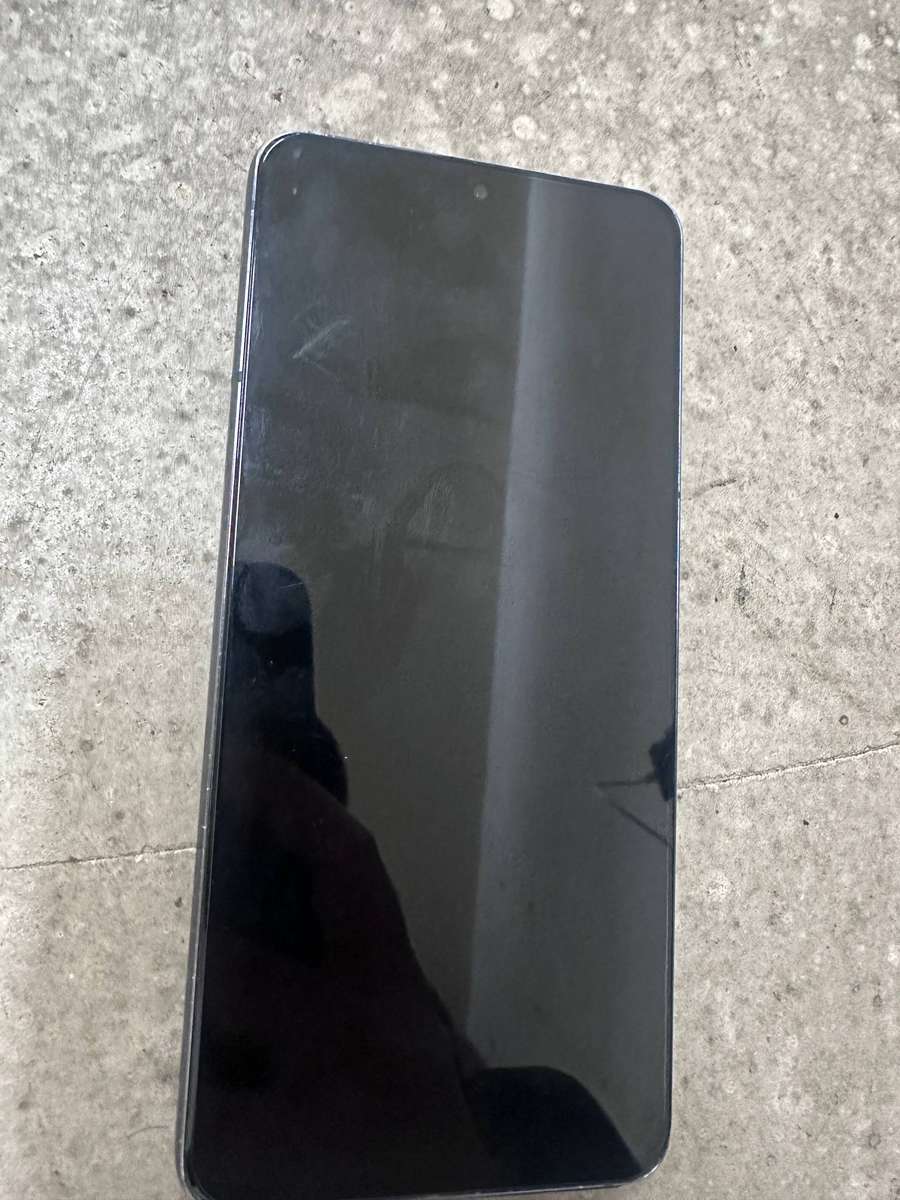 TRADE IN CLEARANCE  : SAMSUNG S21 5G 8GB RAM 256GB