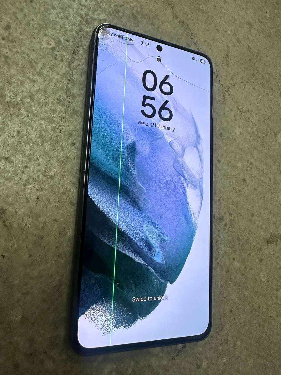 TRADE IN CLEARANCE  : SAMSUNG S21 5G 8GB RAM 256GB - CRACKED SCREEN