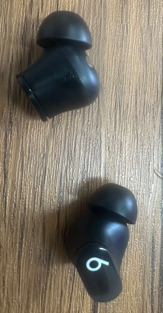 Clearance:  Beats  Studio Buds - Spares / repairs