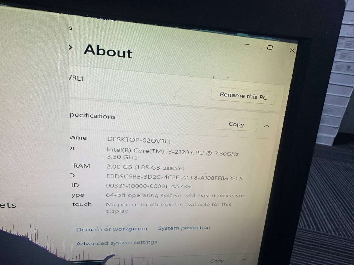 Lenovo ThinkCentre Desktop - ICore i3 - 2GB RAM - Windows 11 Pro - 465 GB Storage  - Damged Screen