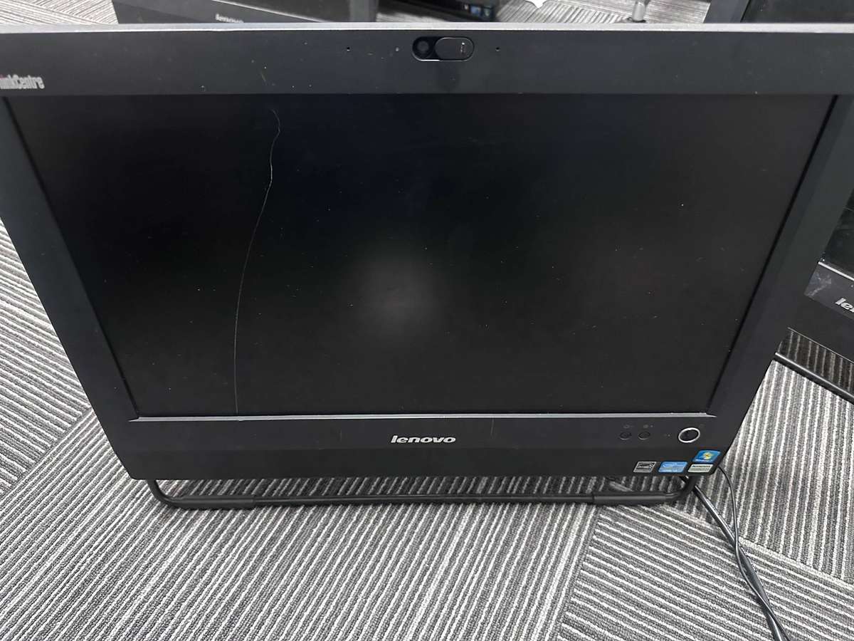 a2- Lenovo ThinkCentre Desktop - ICore i3 - 2GB RAM - Windows 10 Pro- 465 GB Storage