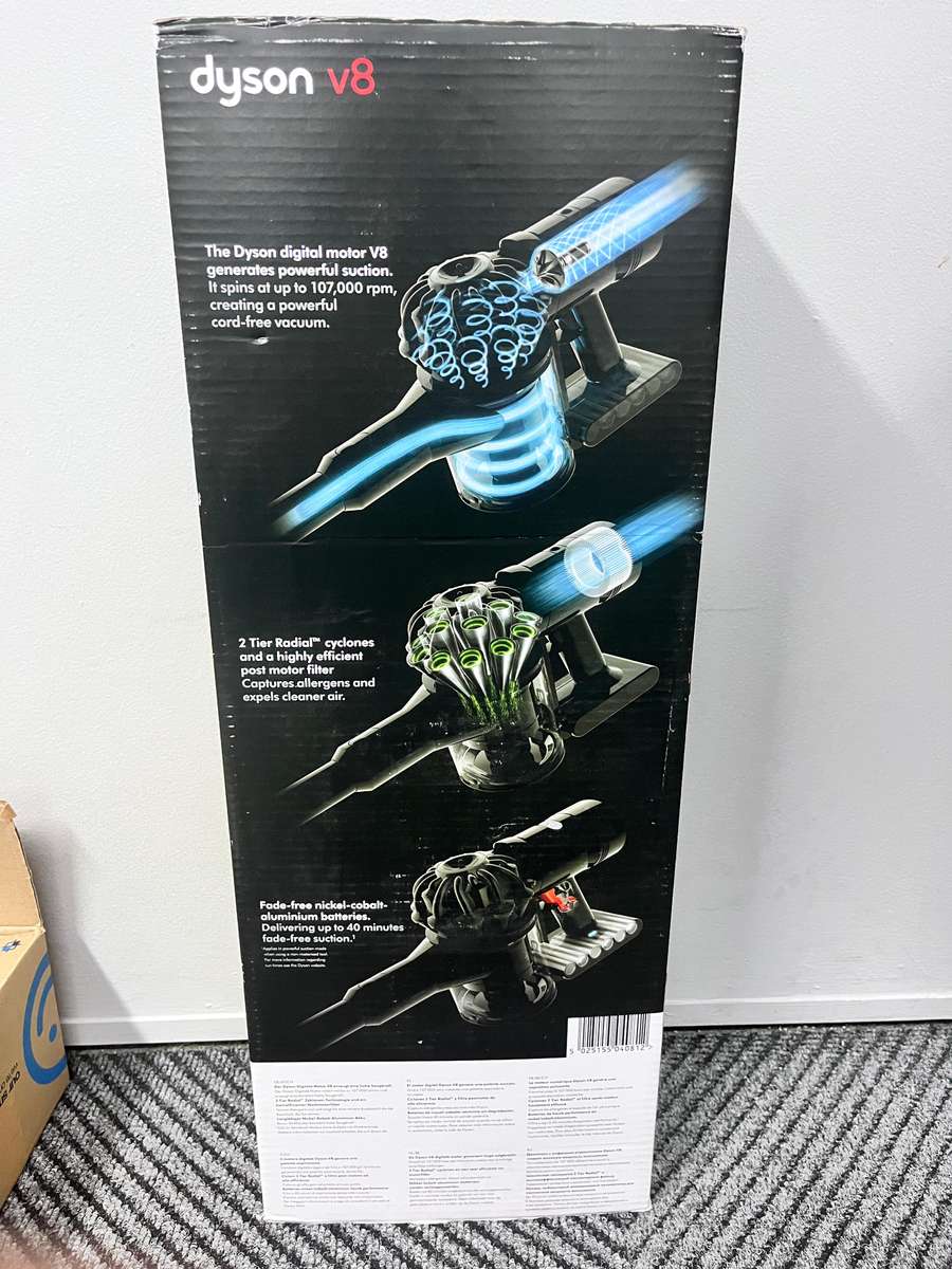 Dyson  v8 Motorhead Cordless vacuum - New